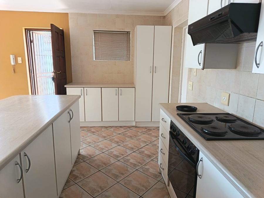 3 Bedroom Property for Sale in Wavecrest Eastern Cape